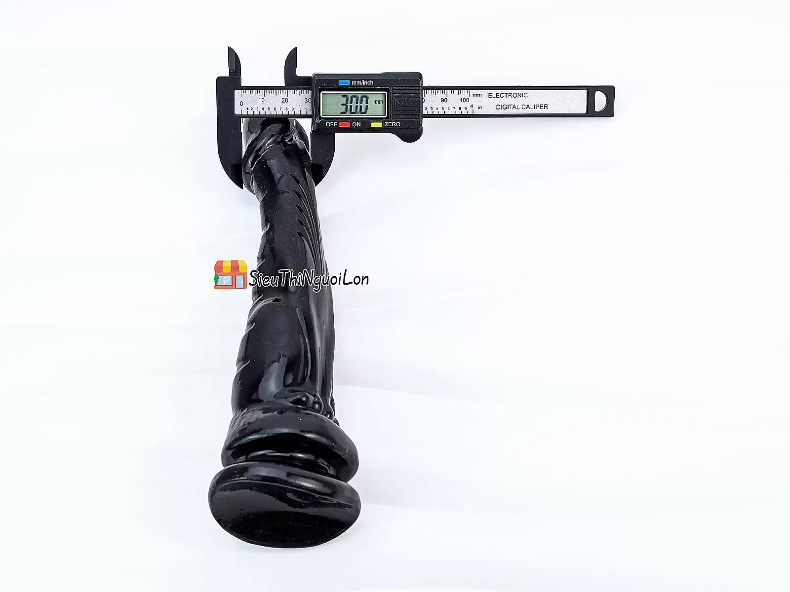 Dương vật giả có đế silicon mềm mại màu đen quyến rũ