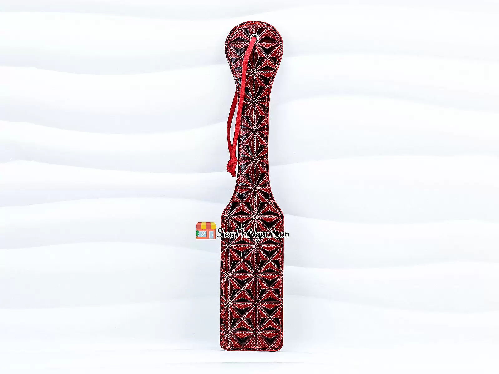 Cây phết mông bạo dâm màu đỏ kích cuộc yêu nồng cháy