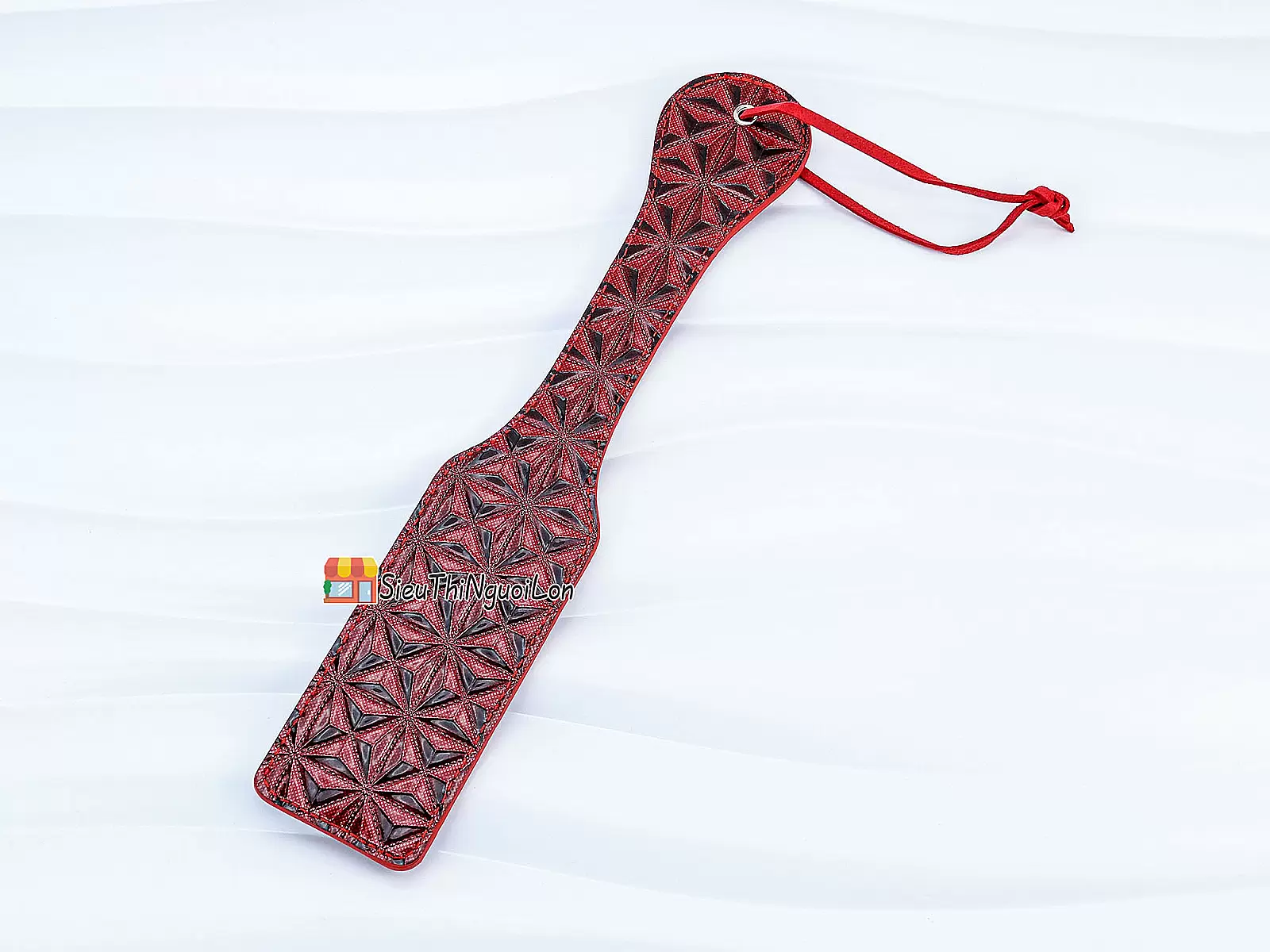 Cây phết mông bạo dâm màu đỏ kích cuộc yêu nồng cháy