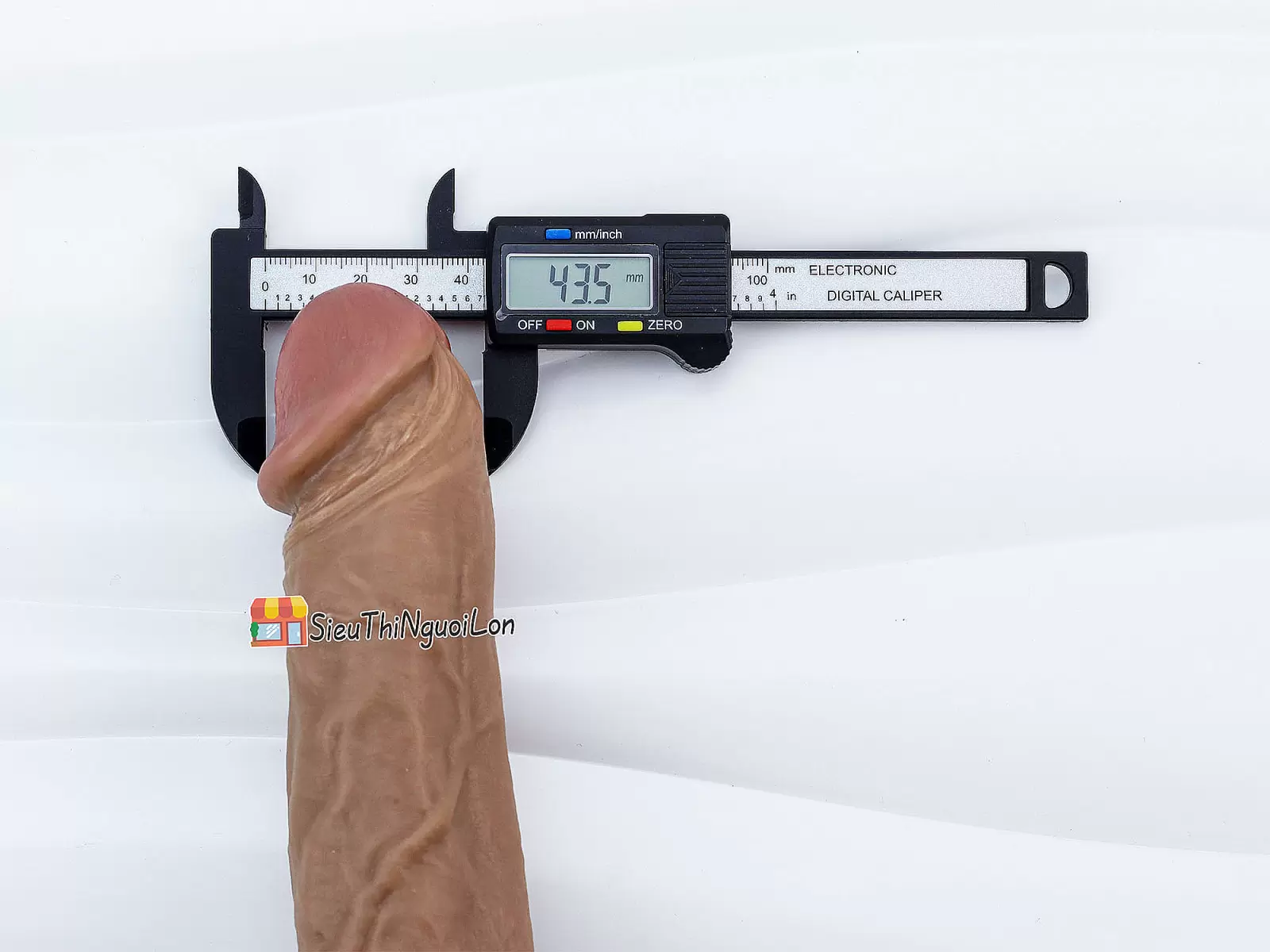 Dương vật giả có đế silicon hàng khủng