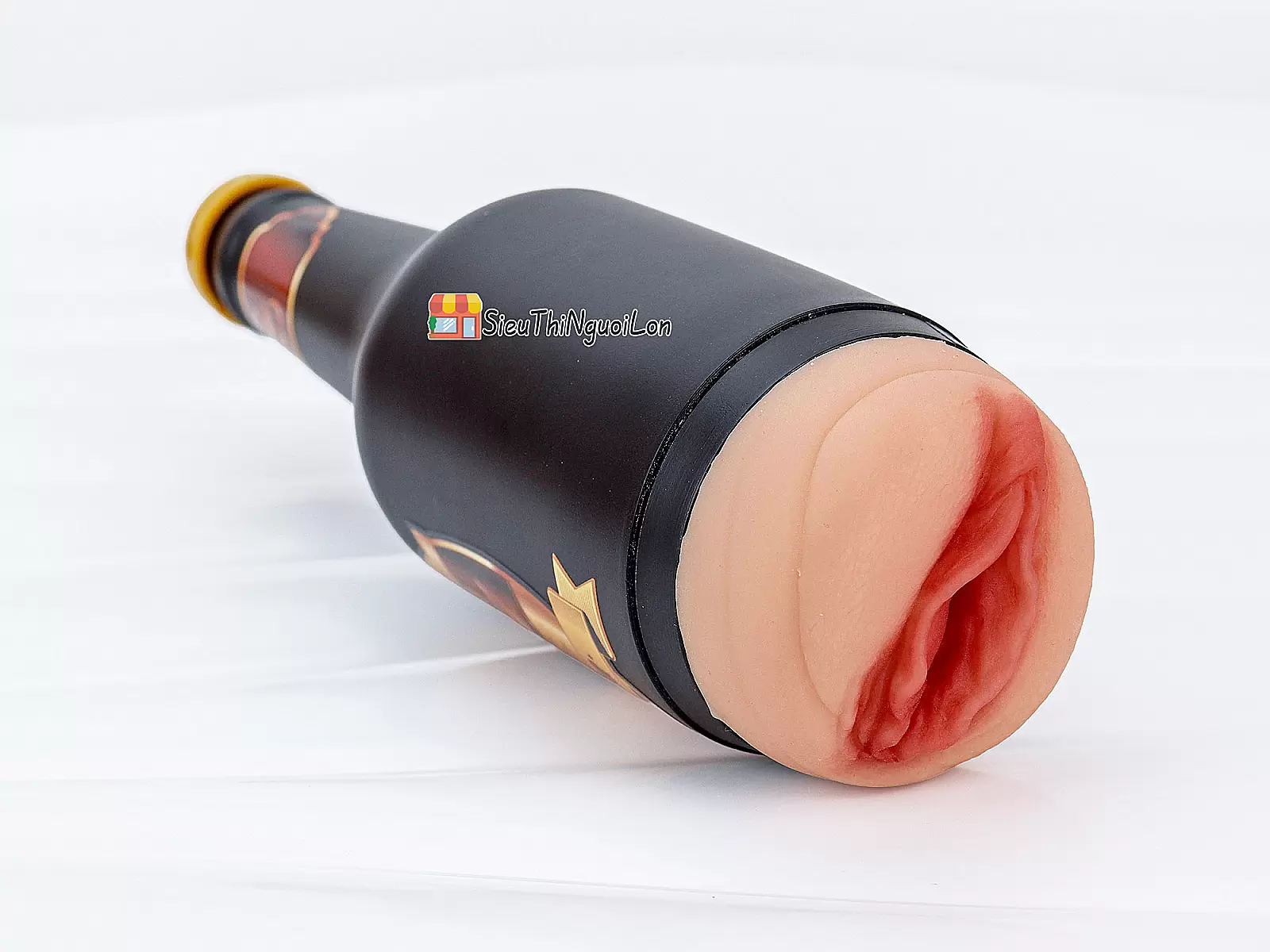 Bướm giả nguỵ trang chai rượu Premium kín đáo, tiện lợi và chân thật