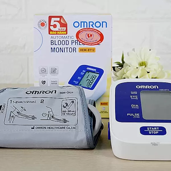 Máy đo huyết áp bắp tay Omron HEM-8712 – tự động cơ bản