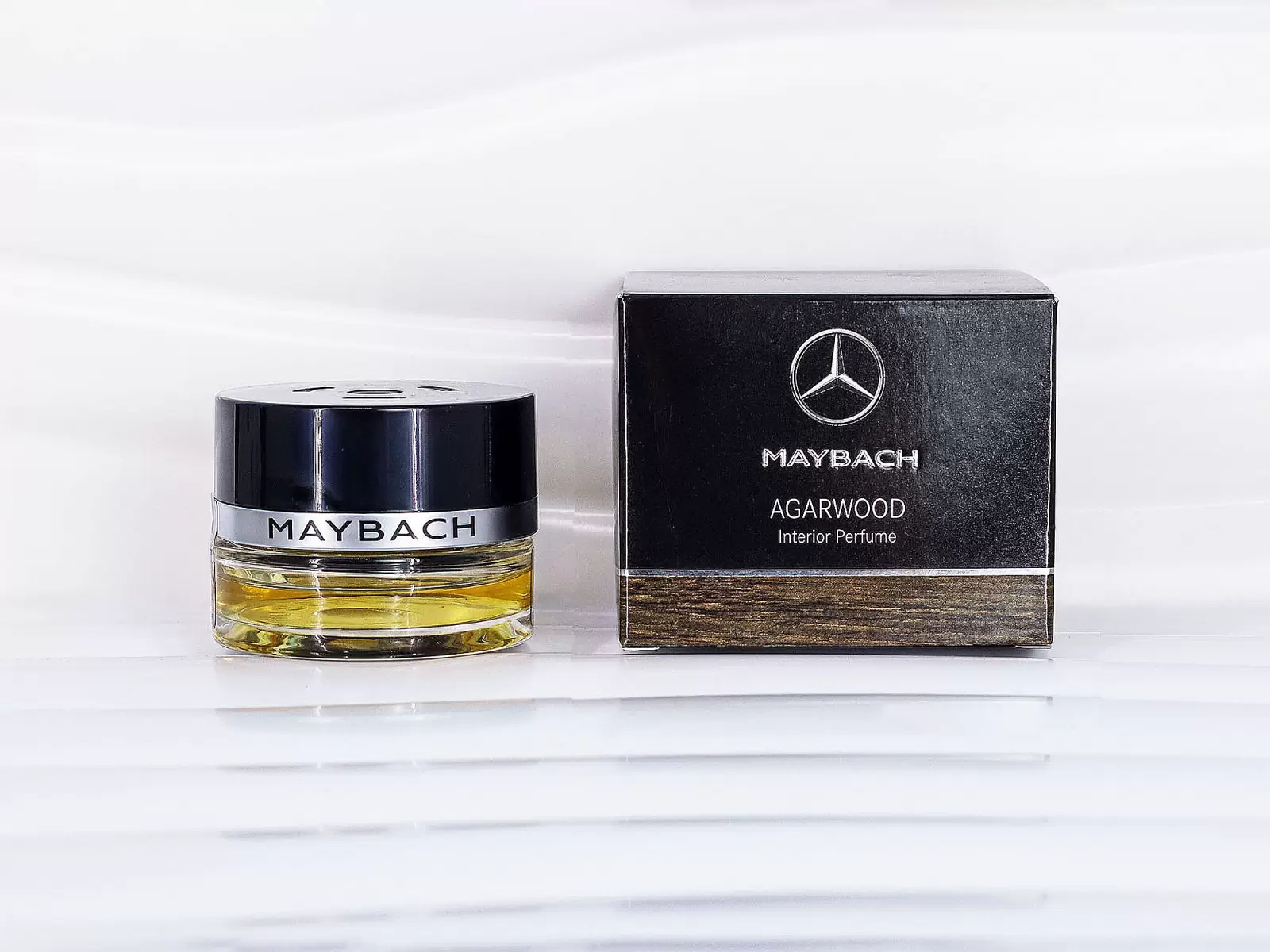 Nước hoa xe hơi Maybach Agarwood – mùi trầm hương